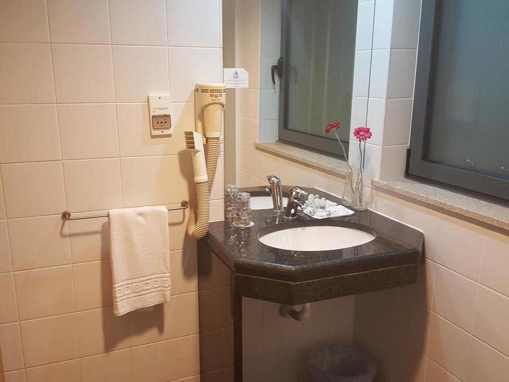 Hotel Jose Alberto Viseu Phòng bức ảnh